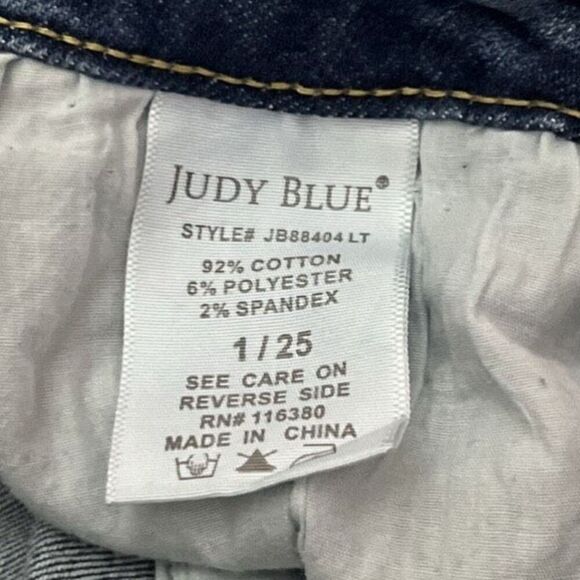 Judy Blue Boyfriend Fit Ripped Jeans - Picture 4 of 8